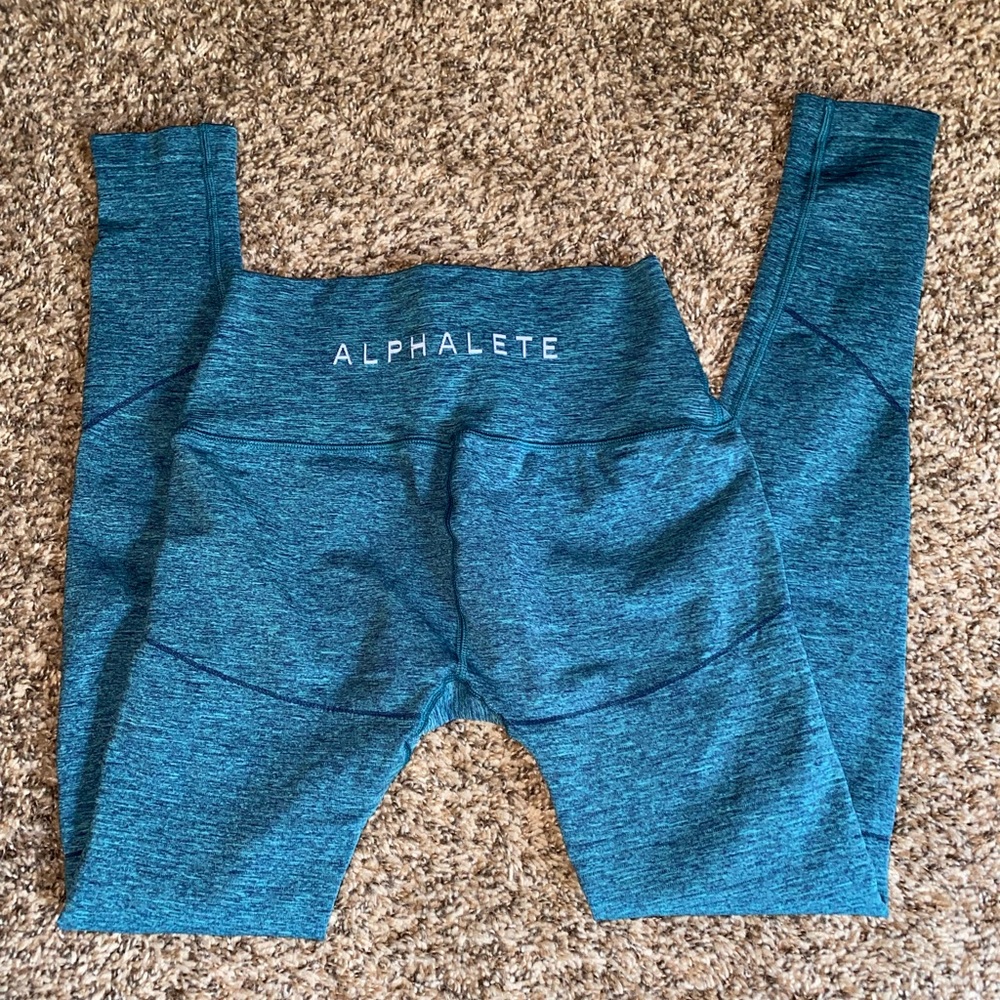 Alphalete Revival leggings 💙